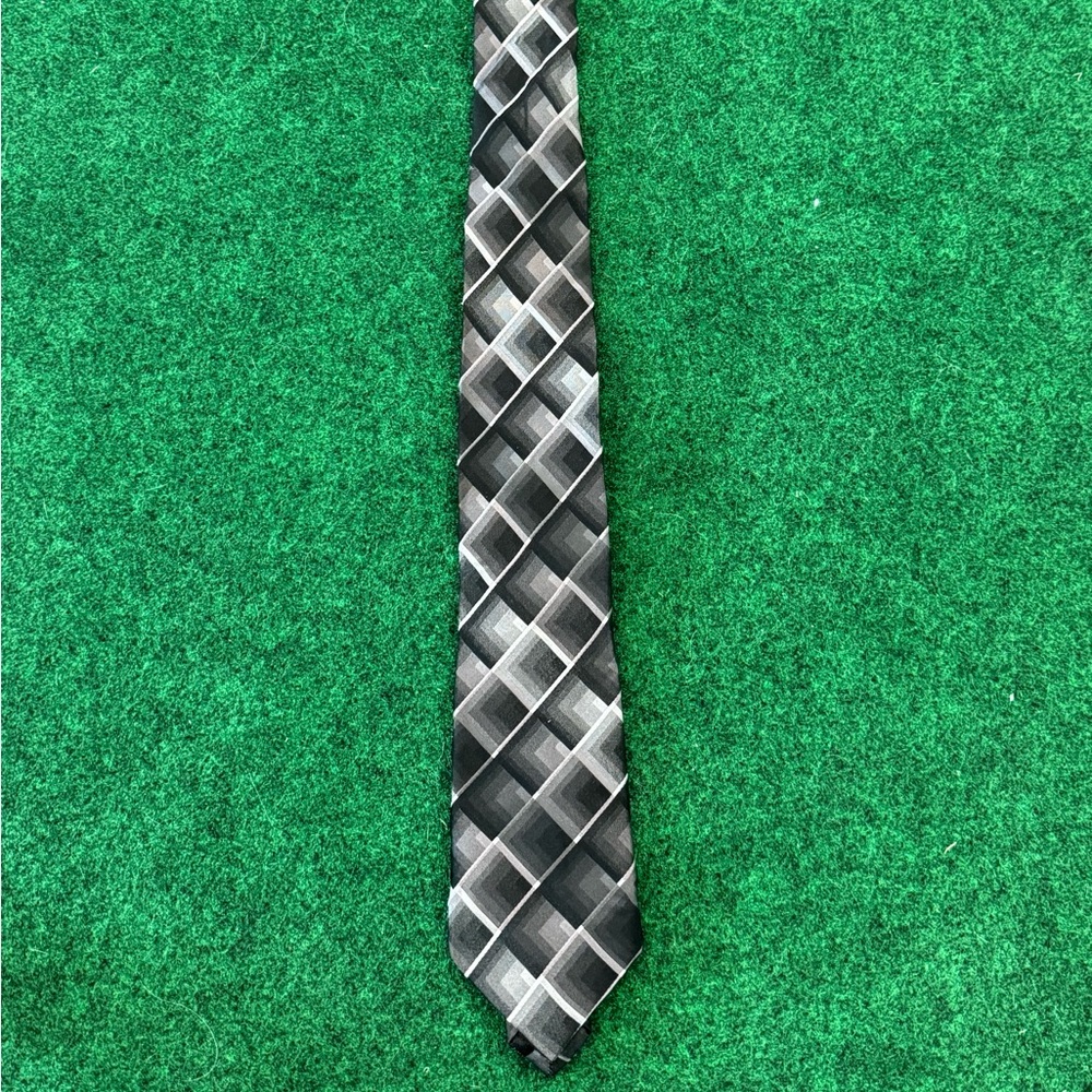 Platinum George Neck Tie